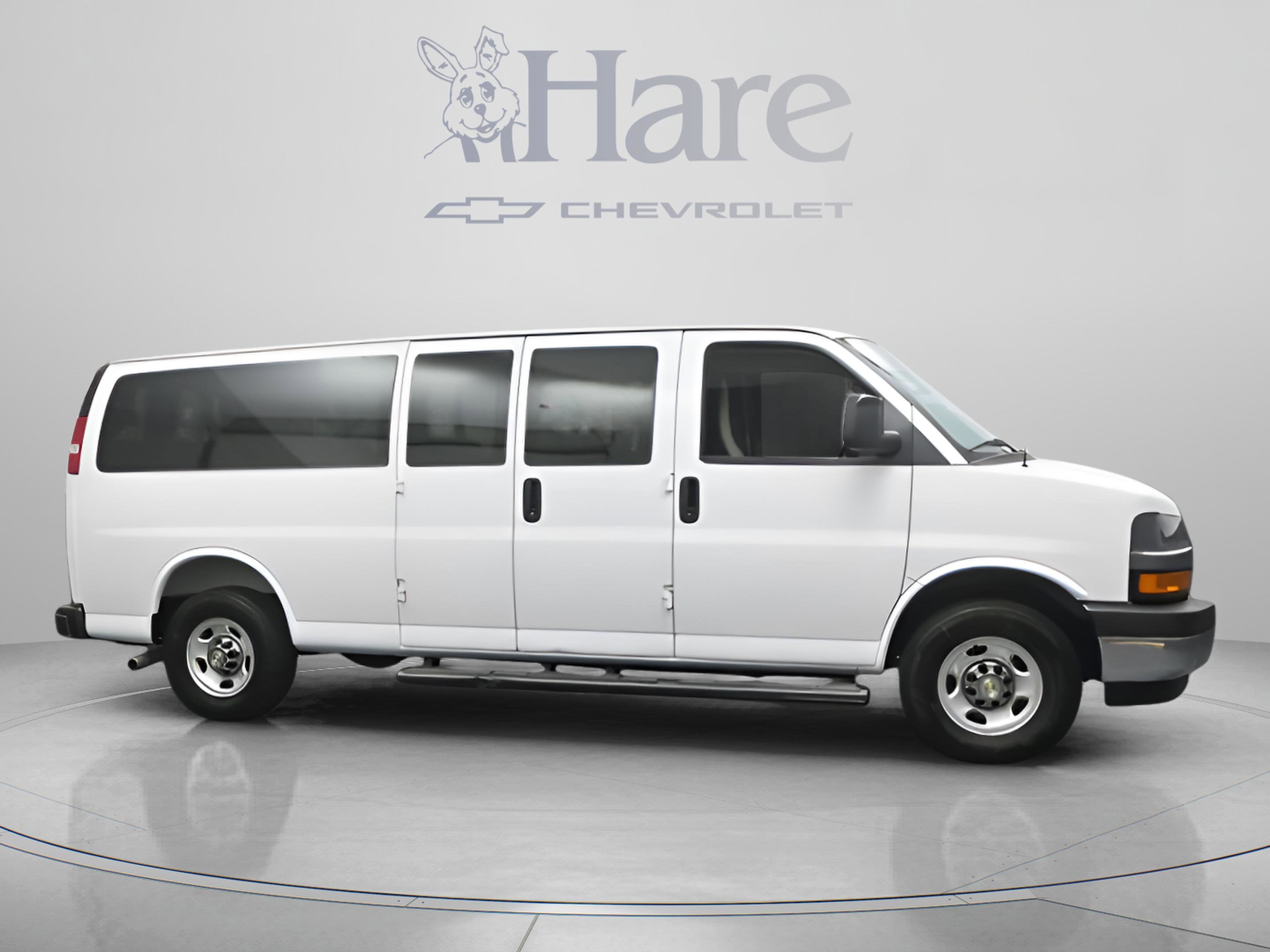 2025 Chevrolet Express 3500 LT Passenger