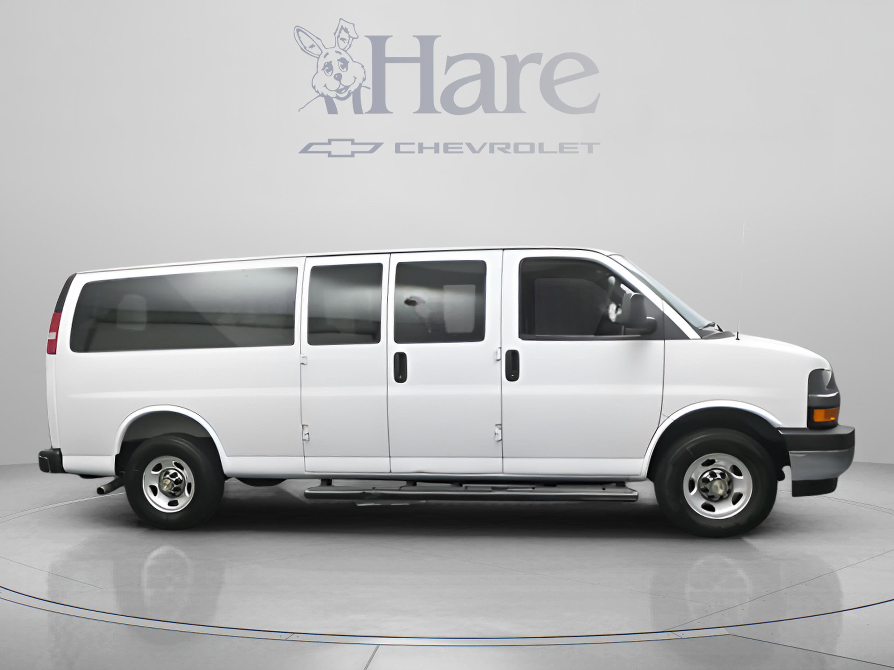 2025 Chevrolet Express 3500 LT Passenger