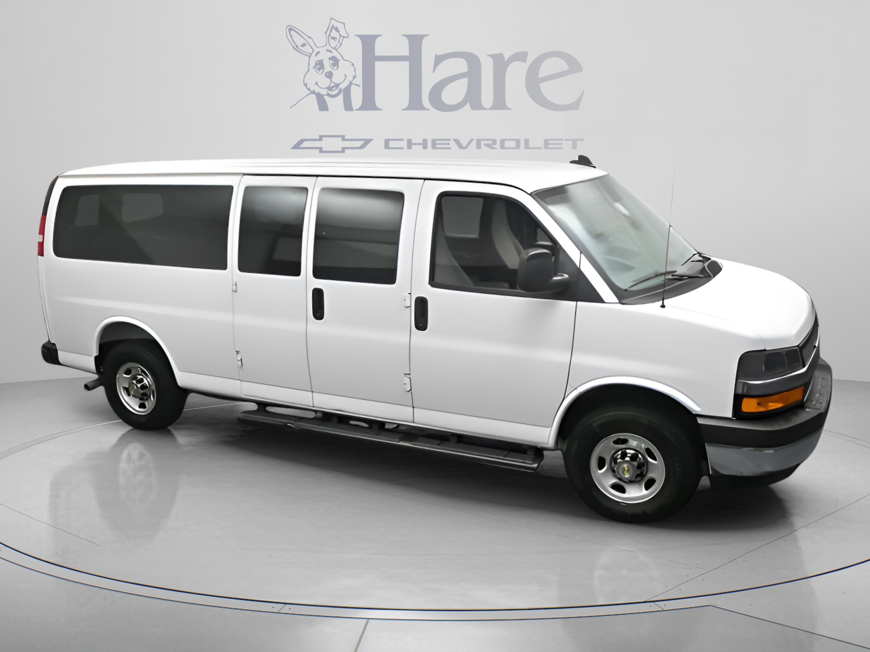 2025 Chevrolet Express 3500 LT Passenger