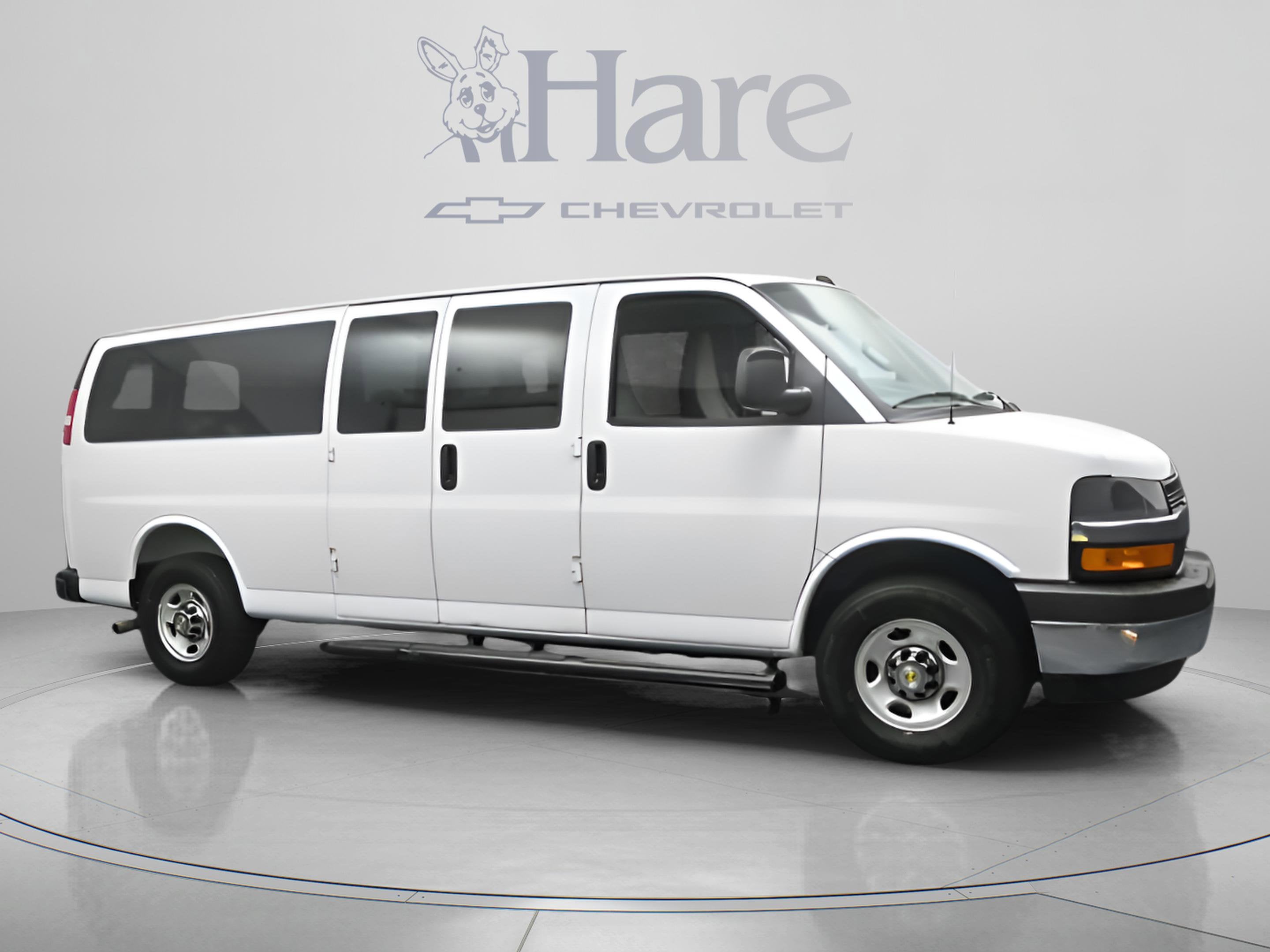 2025 Chevrolet Express 3500 LT Passenger