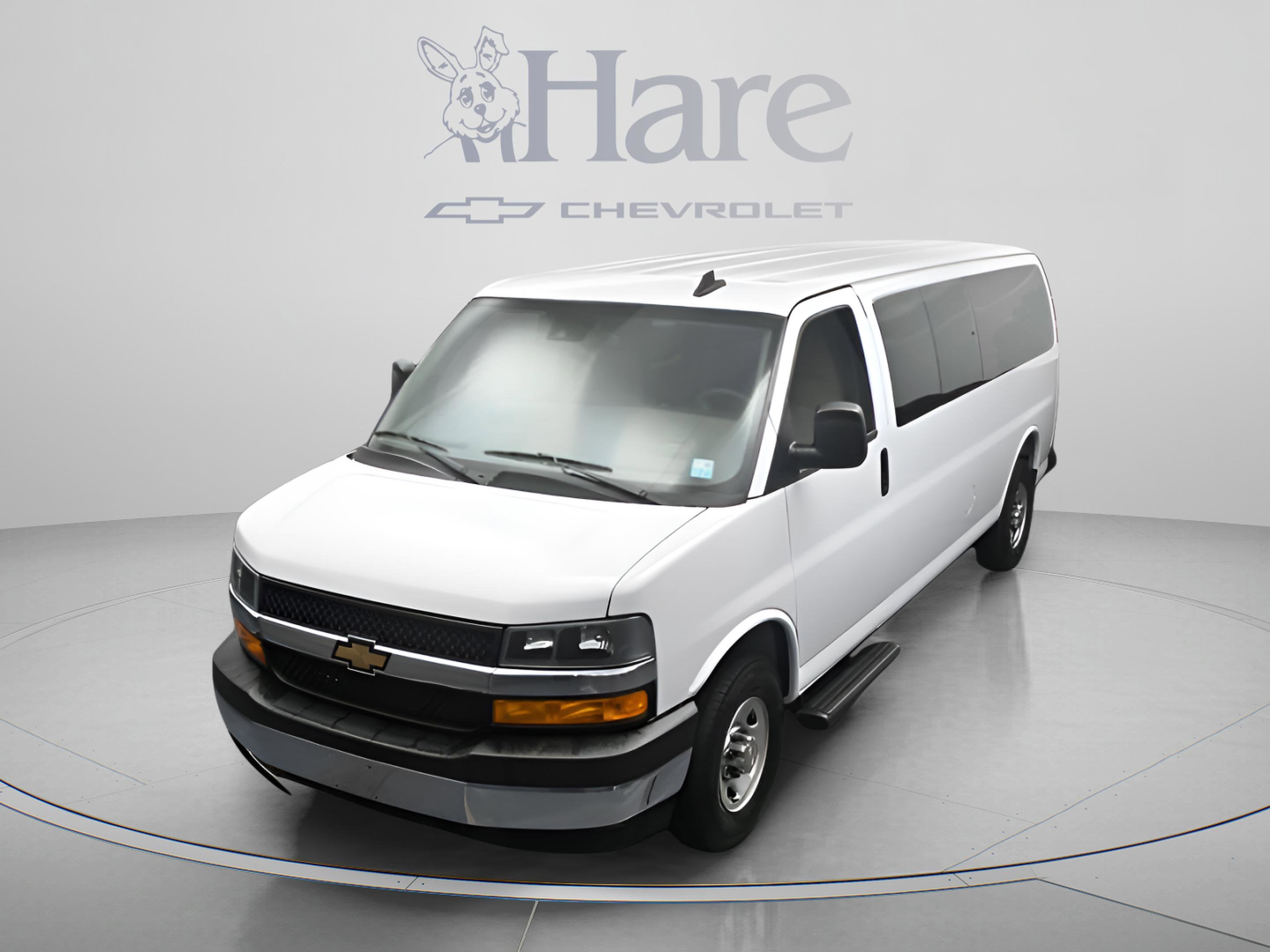 2025 Chevrolet Express 3500 LT Passenger