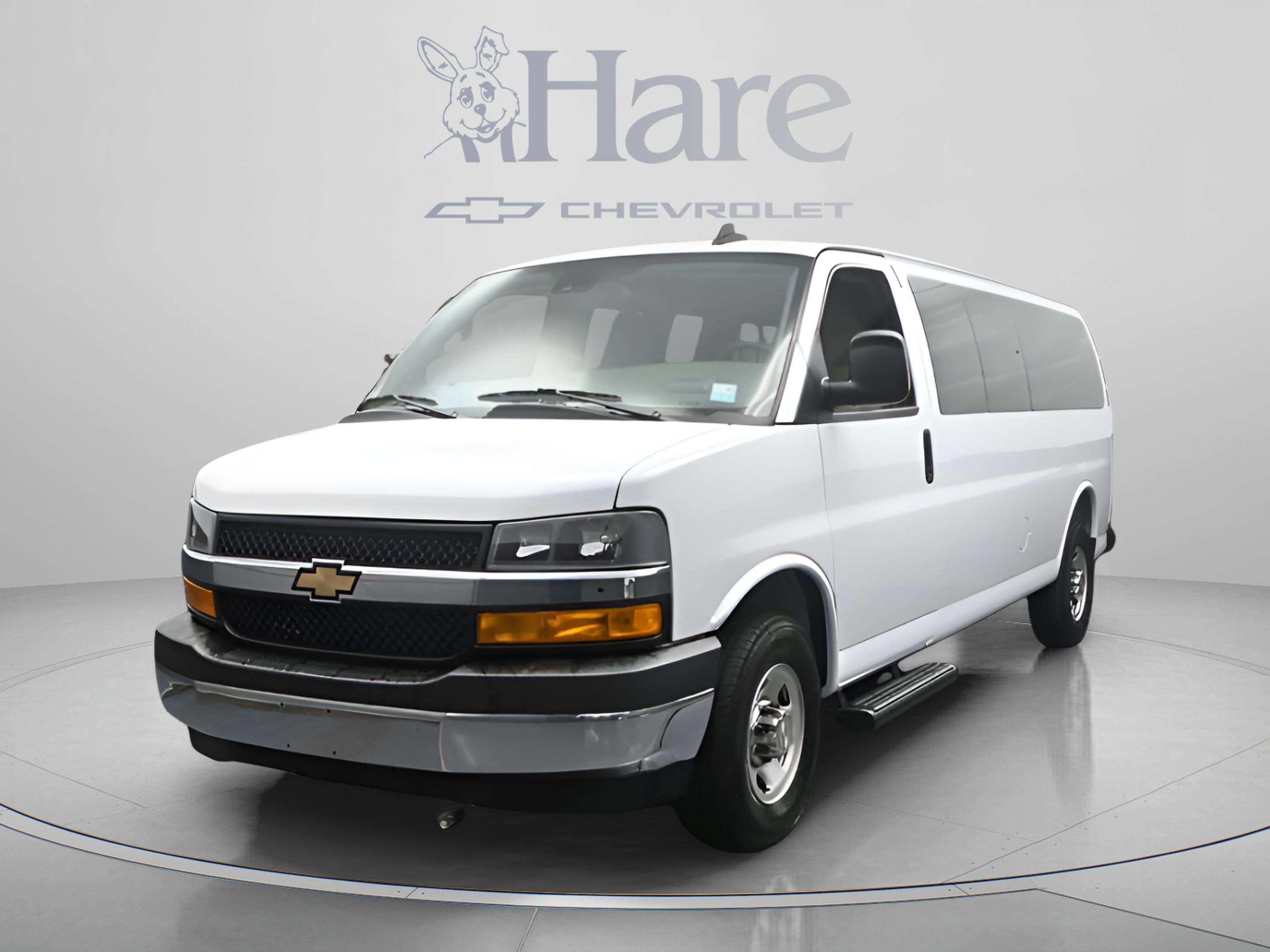 2025 Chevrolet Express 3500 LT Passenger