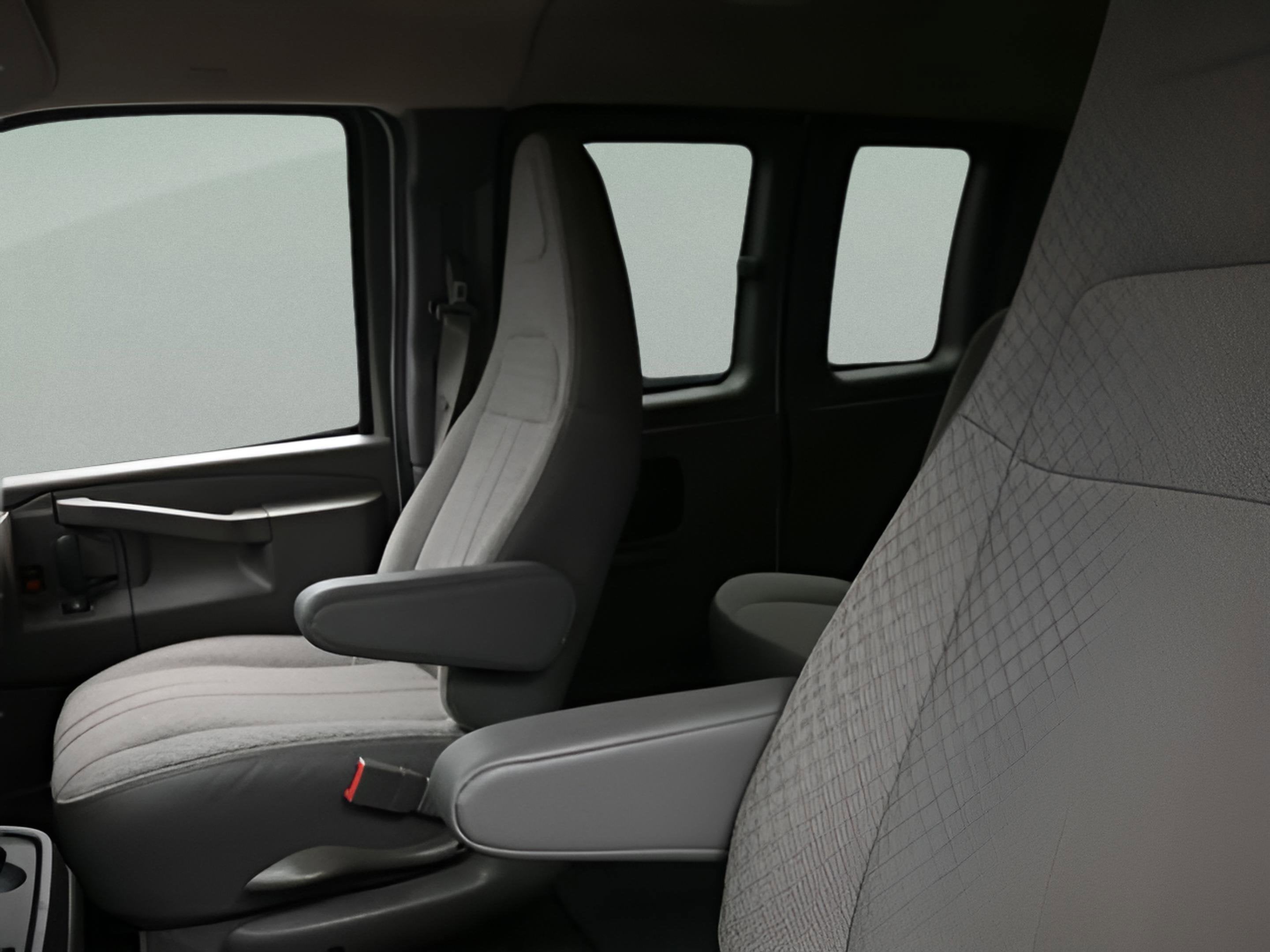 2025 Chevrolet Express 3500 LT Passenger