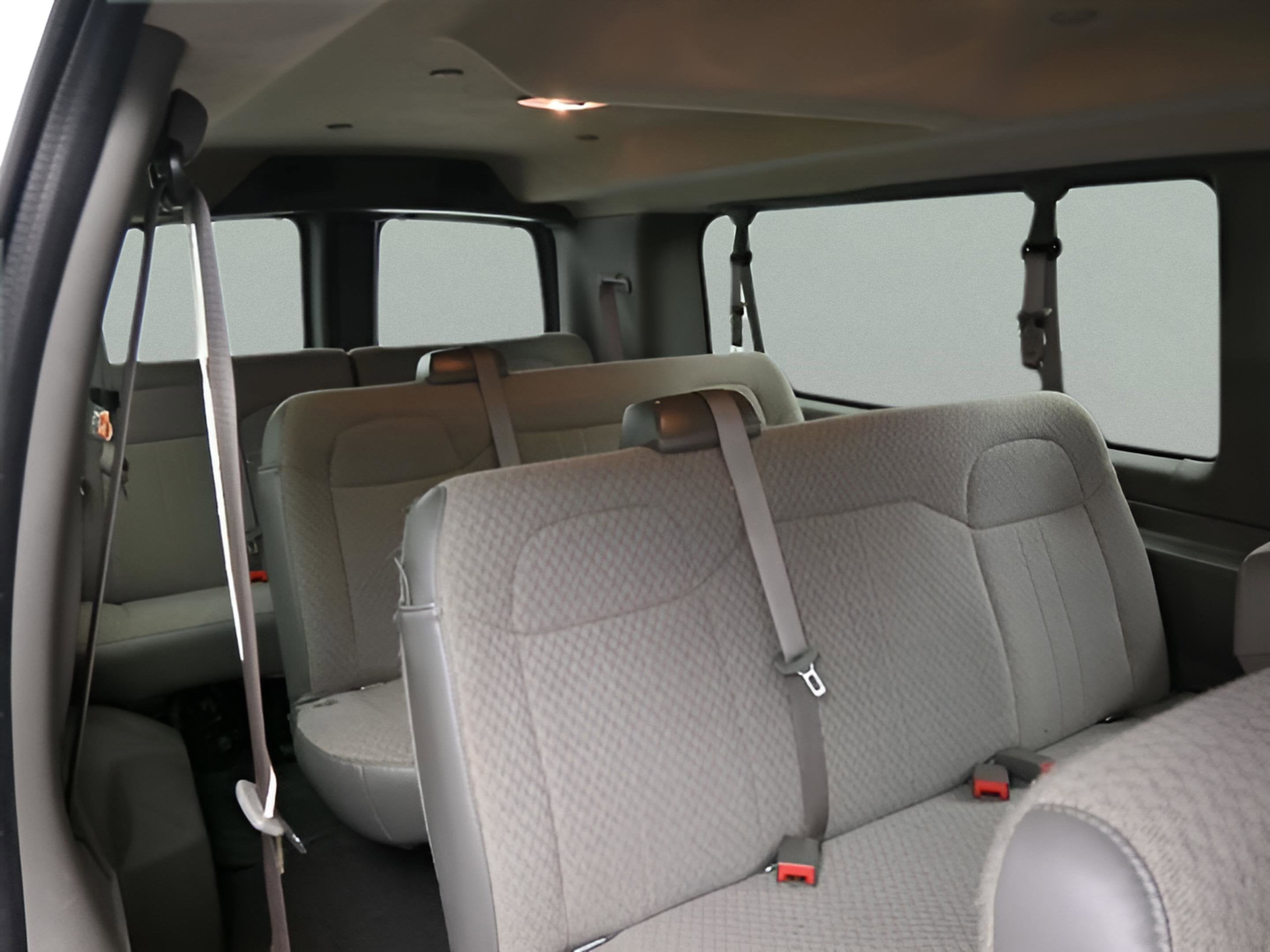 2025 Chevrolet Express 3500 LT Passenger