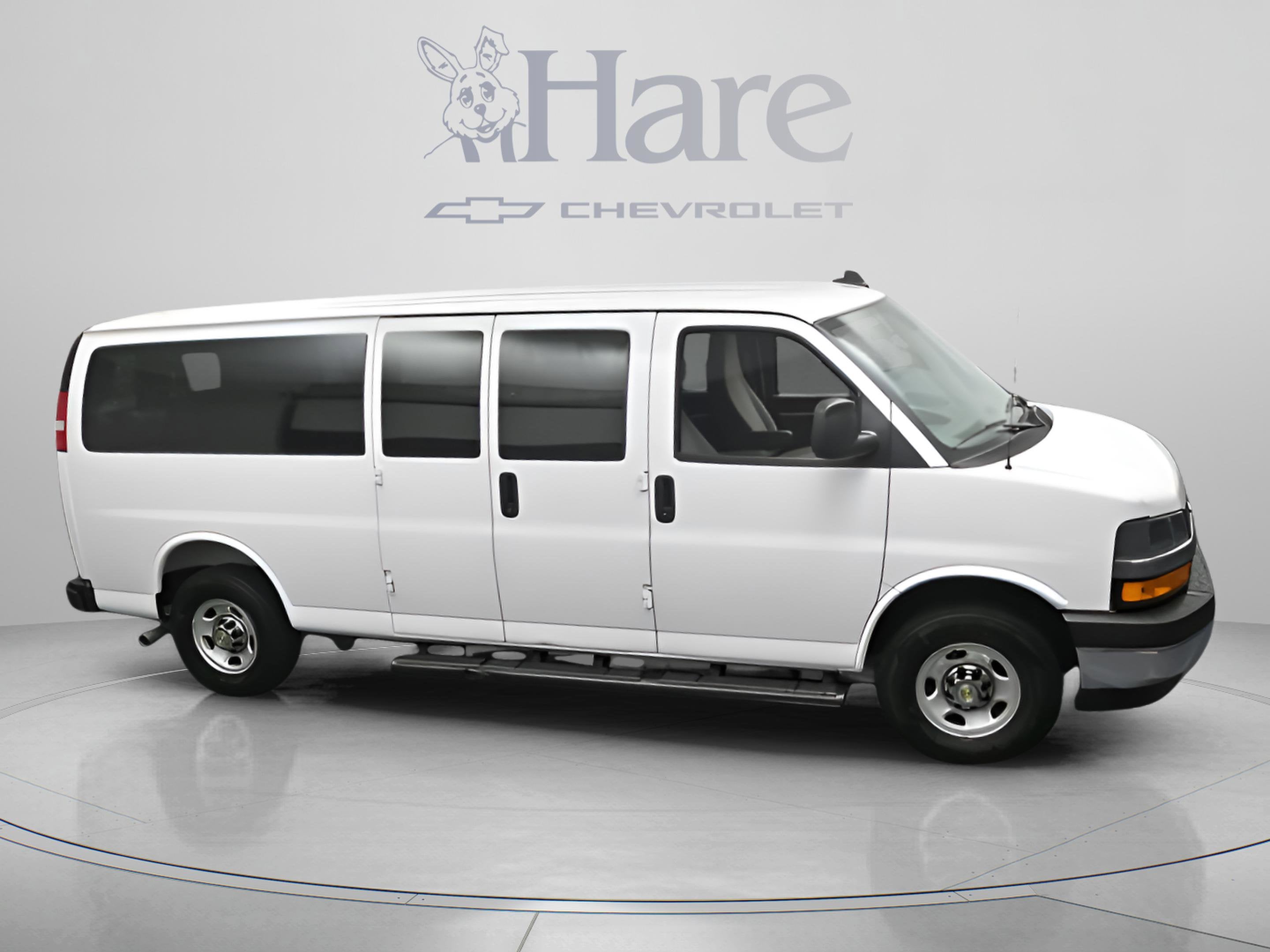 2025 Chevrolet Express 3500 LT Passenger