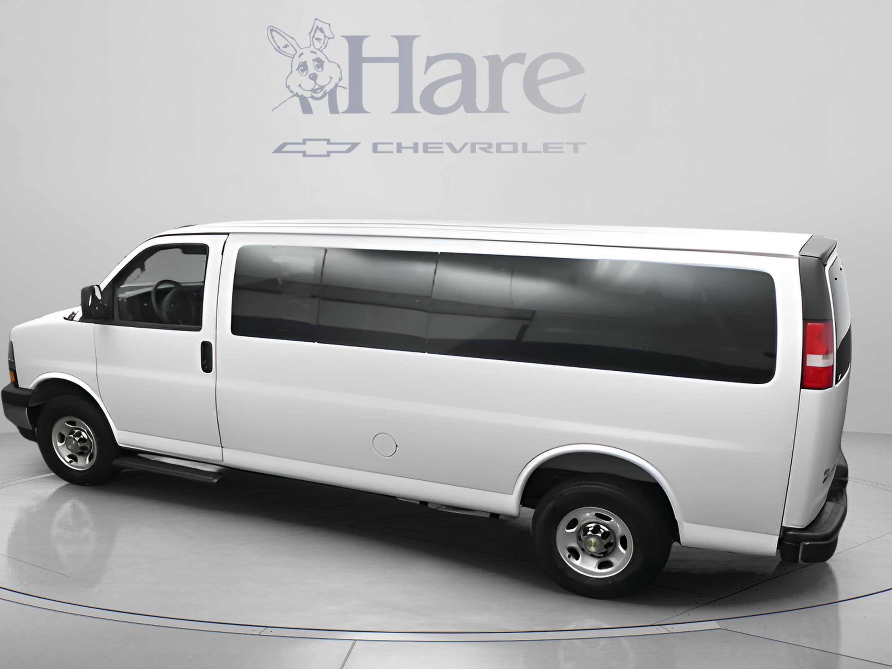2025 Chevrolet Express 3500 LT Passenger