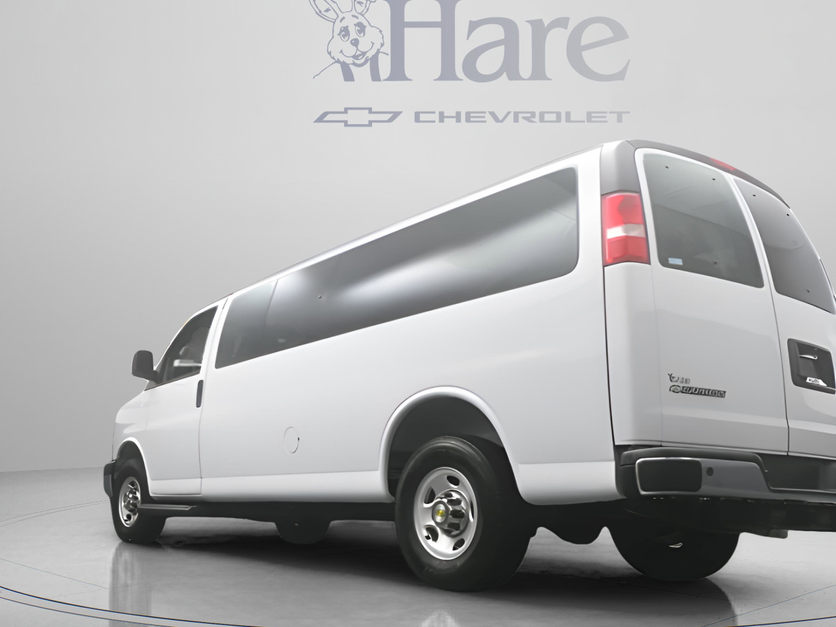 2025 Chevrolet Express 3500 LT Passenger