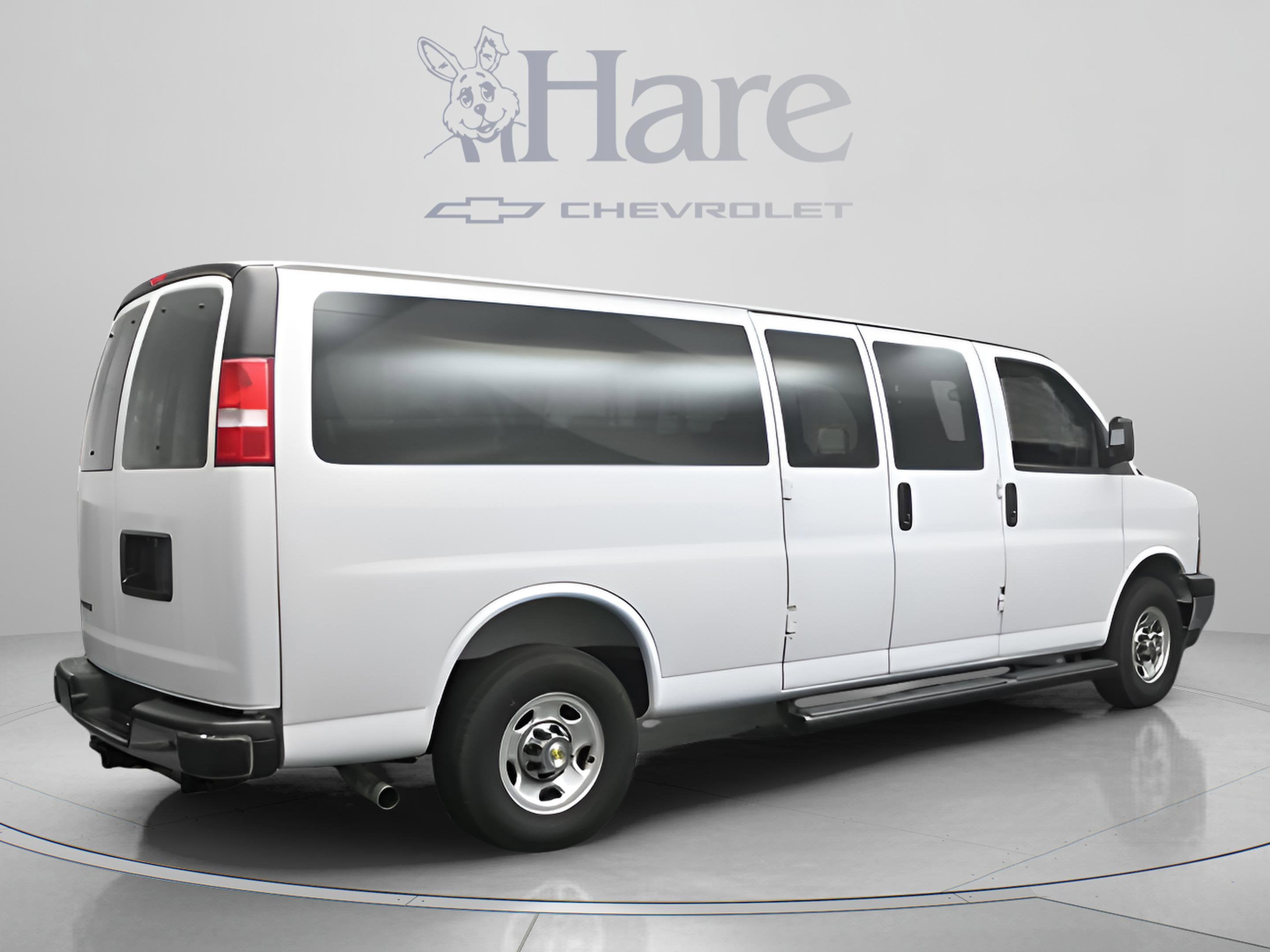 2025 Chevrolet Express 3500 LT Passenger
