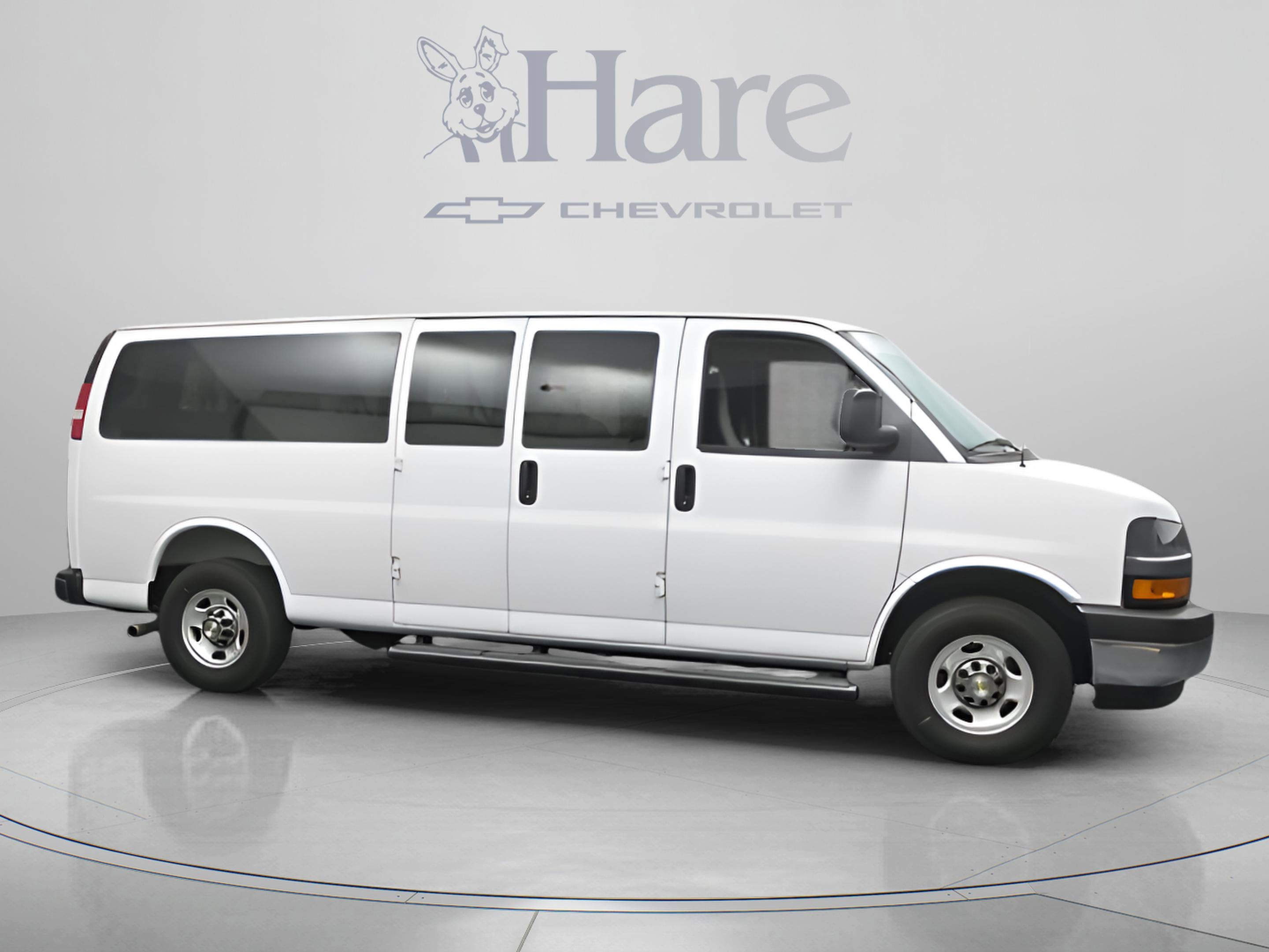 2025 Chevrolet Express 3500 LT Passenger