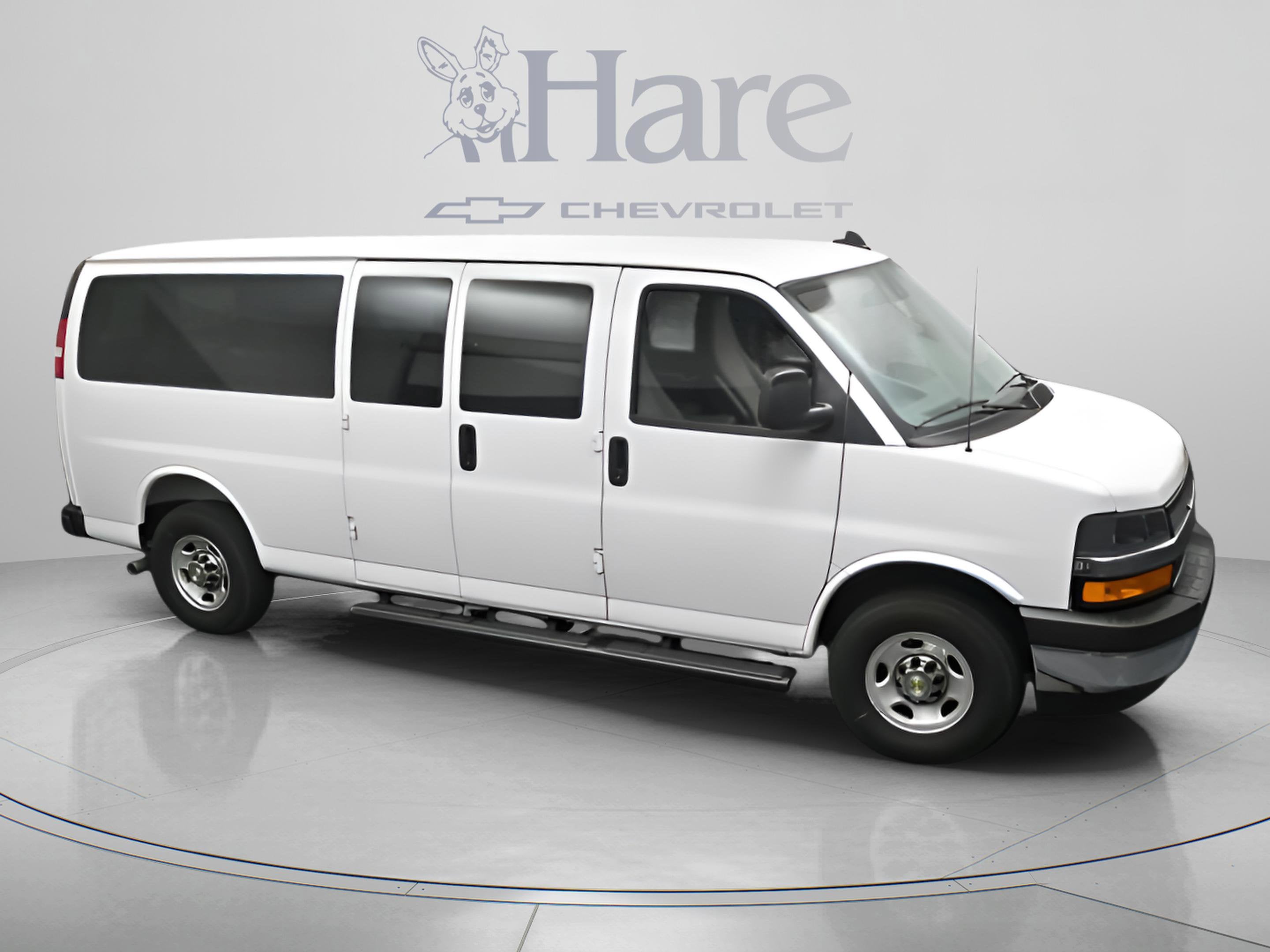 2025 Chevrolet Express 3500 LT Passenger