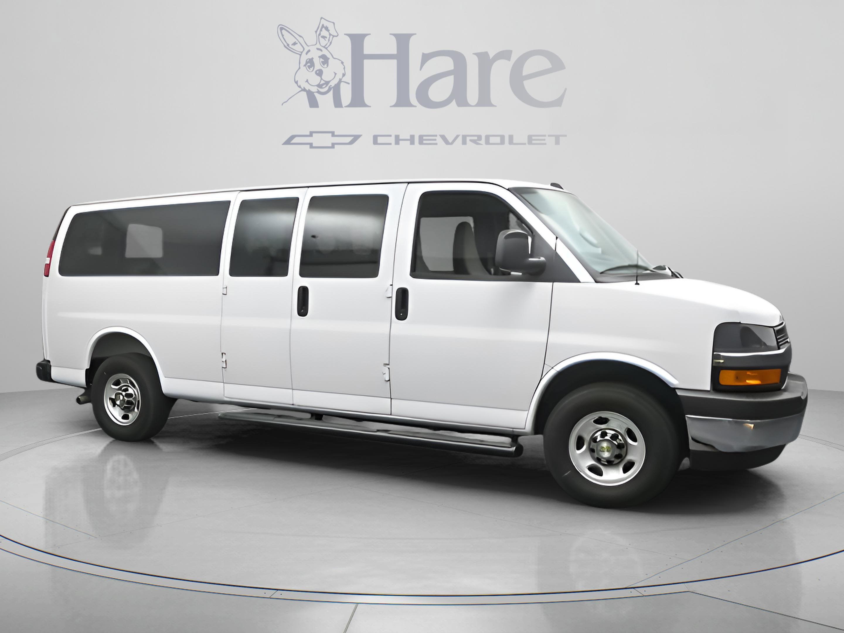 2025 Chevrolet Express 3500 LT Passenger