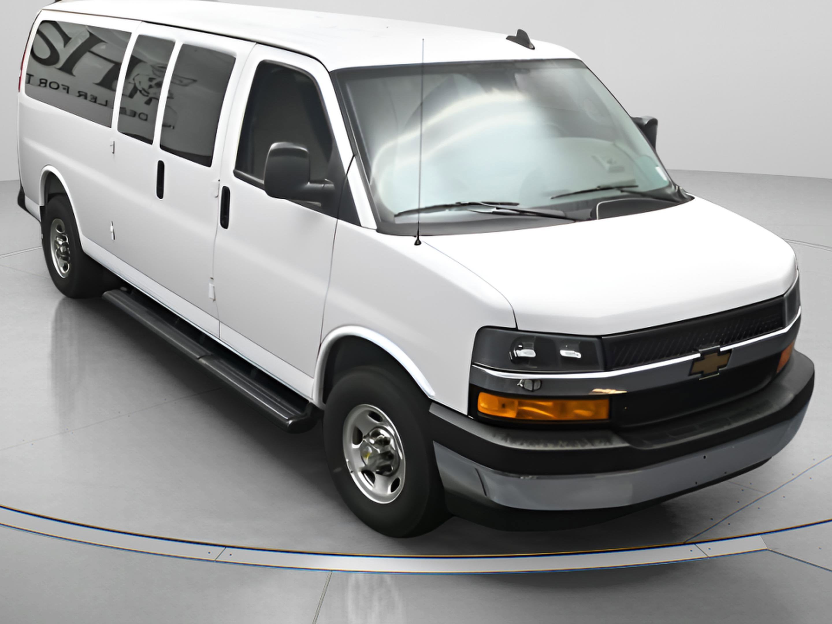 2025 Chevrolet Express 3500 LT Passenger