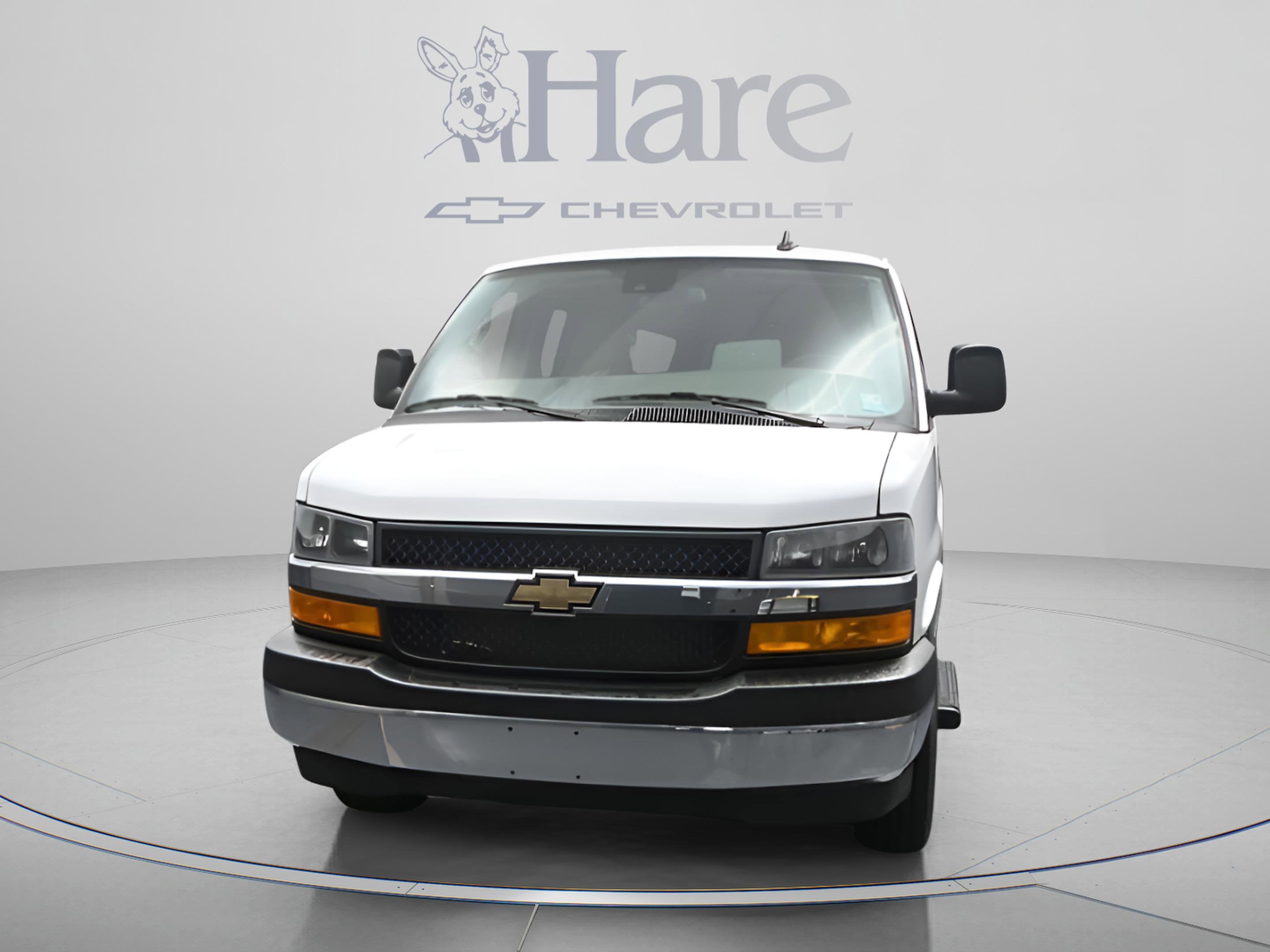 2025 Chevrolet Express 3500 LT Passenger
