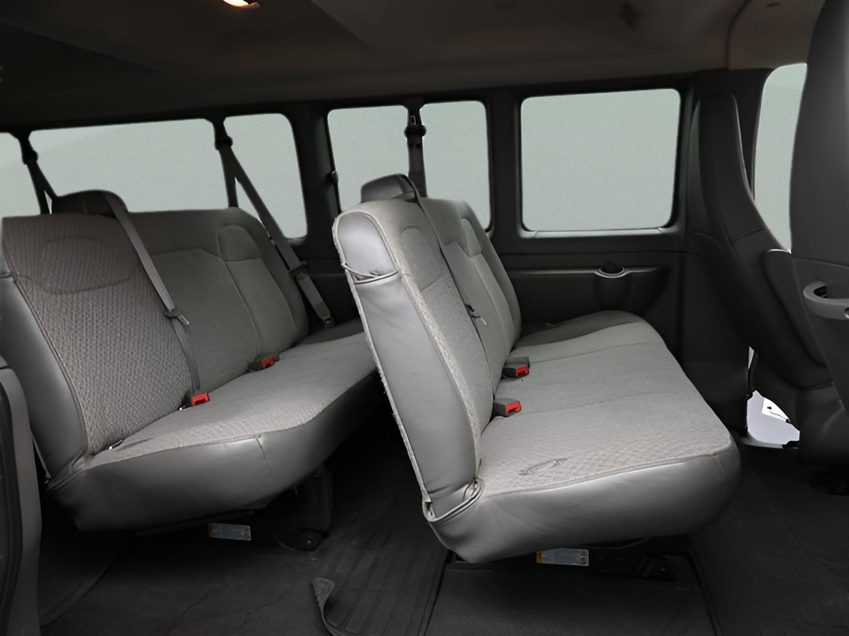 2025 Chevrolet Express 3500 LT Passenger