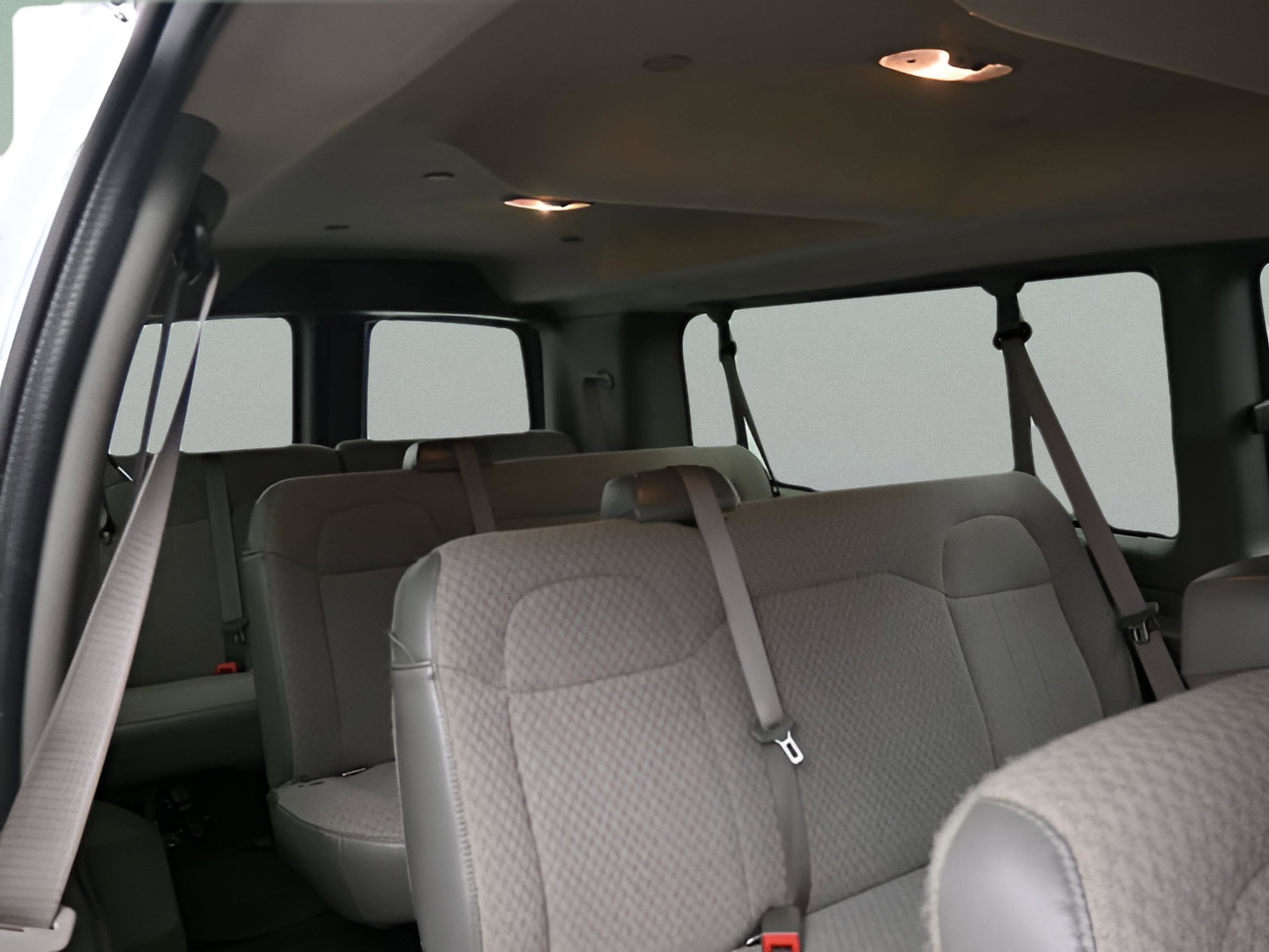 2025 Chevrolet Express 3500 LT Passenger