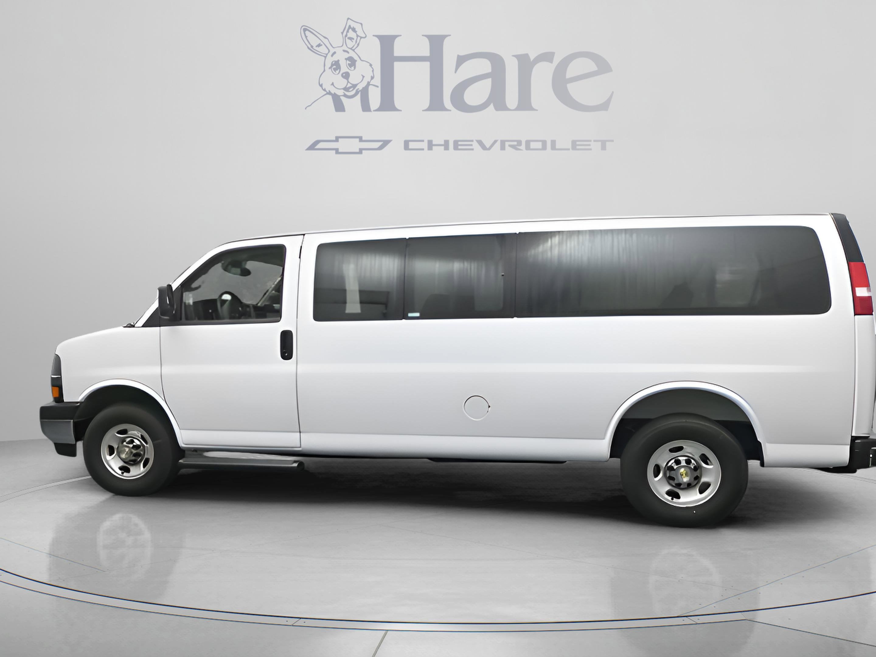 2025 Chevrolet Express 3500 LT Passenger