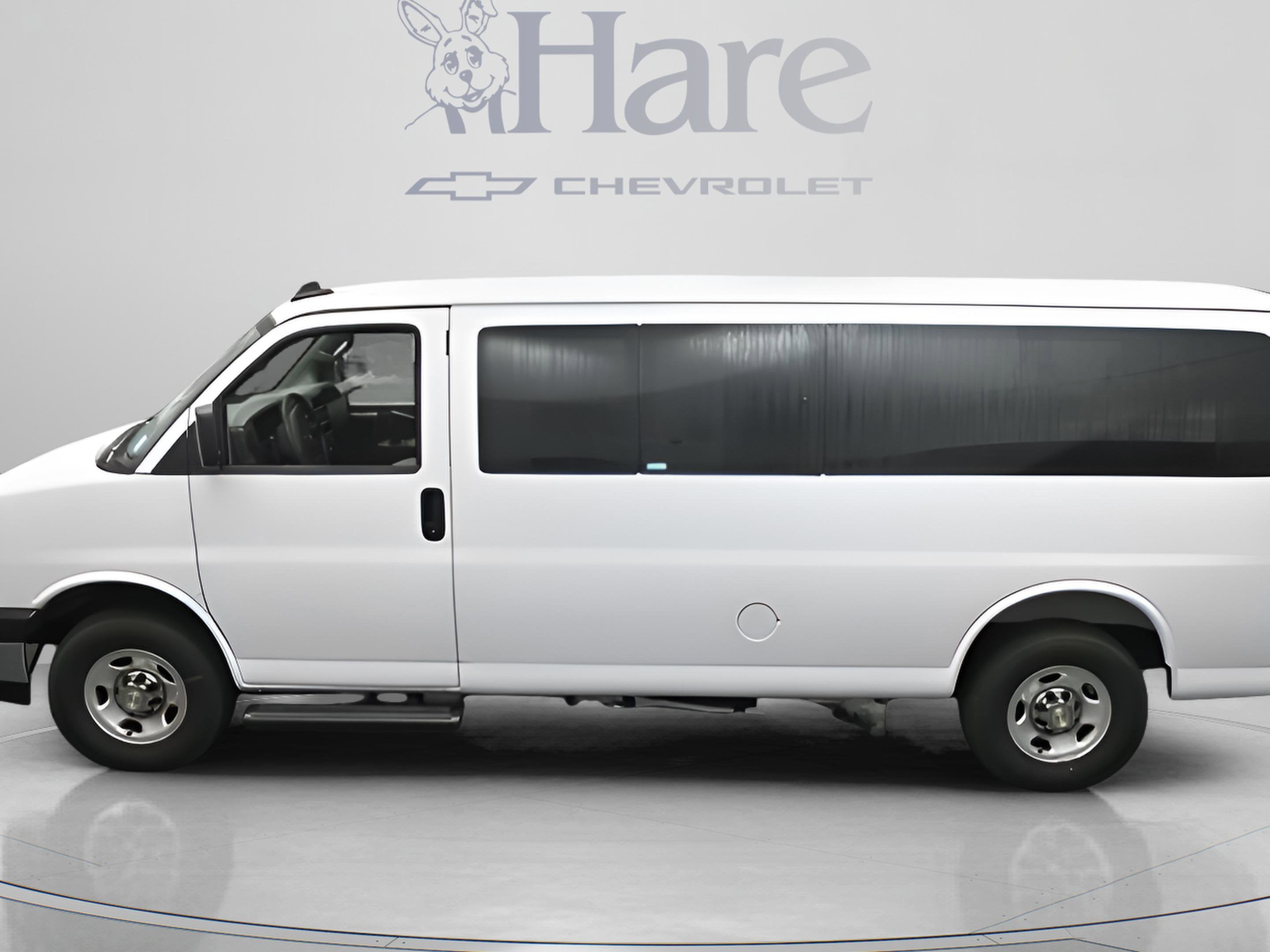 2025 Chevrolet Express 3500 LT Passenger