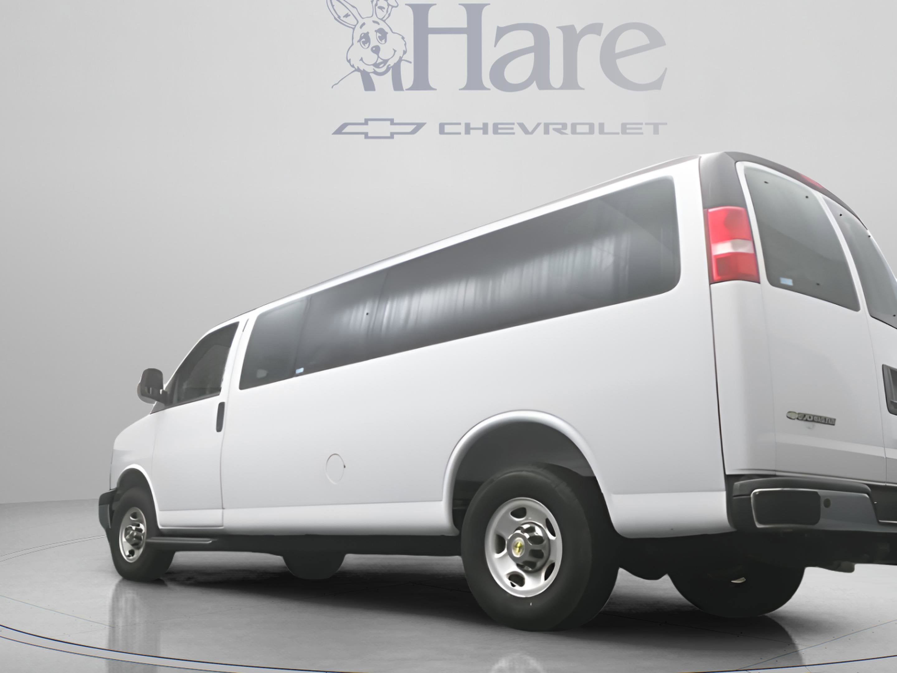 2025 Chevrolet Express 3500 LT Passenger