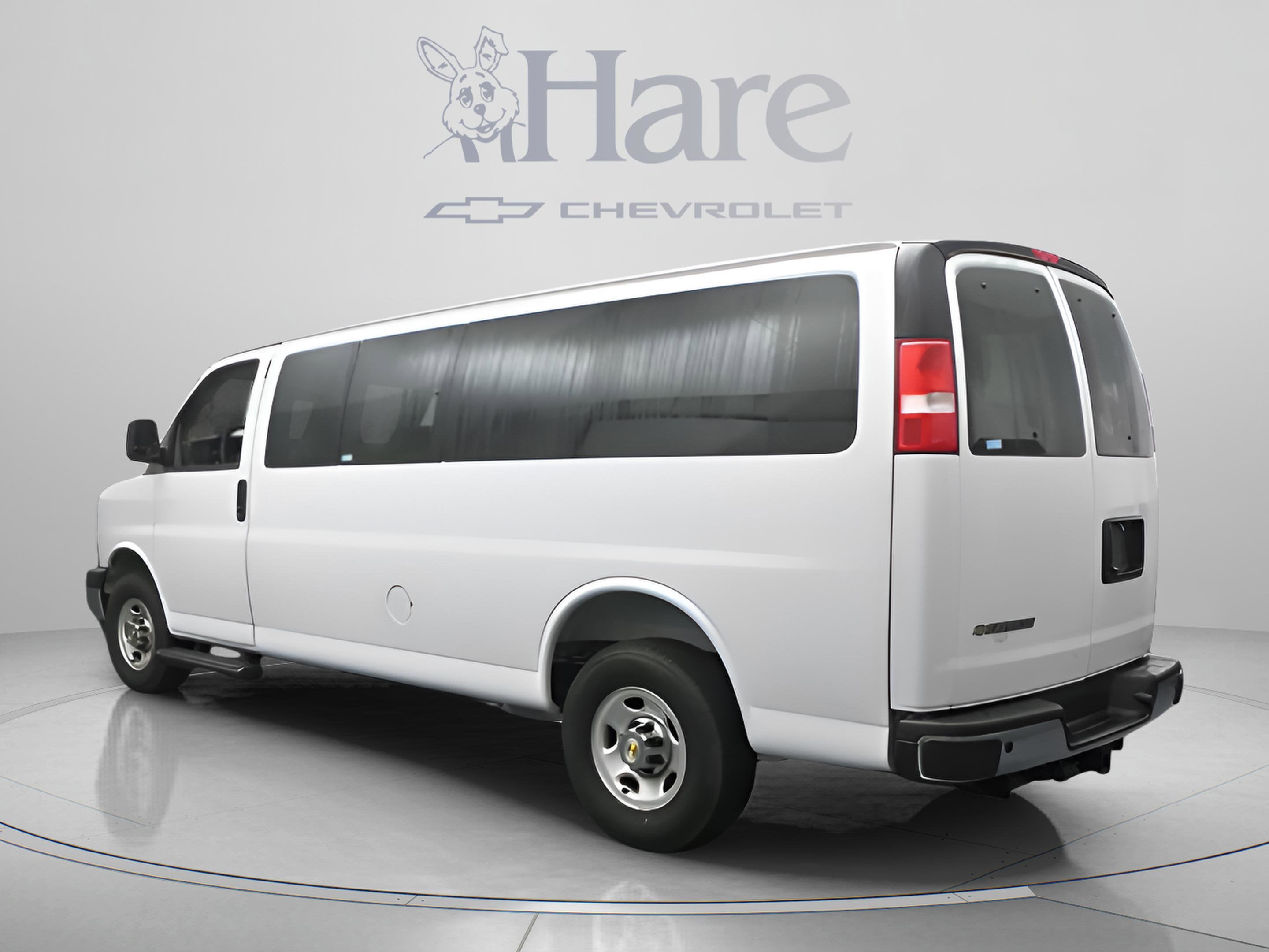2025 Chevrolet Express 3500 LT Passenger