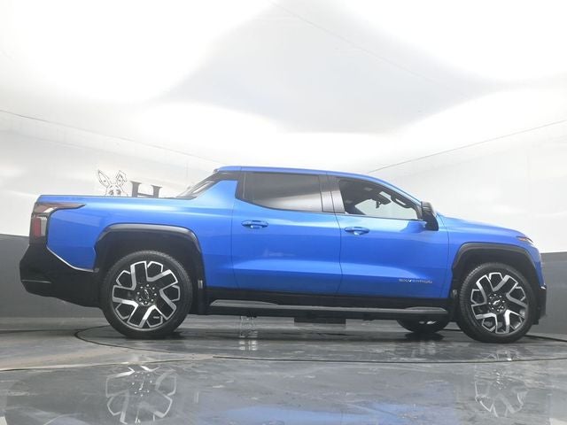 2025 Chevrolet Silverado EV RST