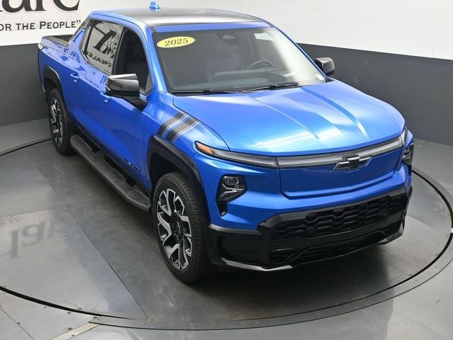 2025 Chevrolet Silverado EV RST