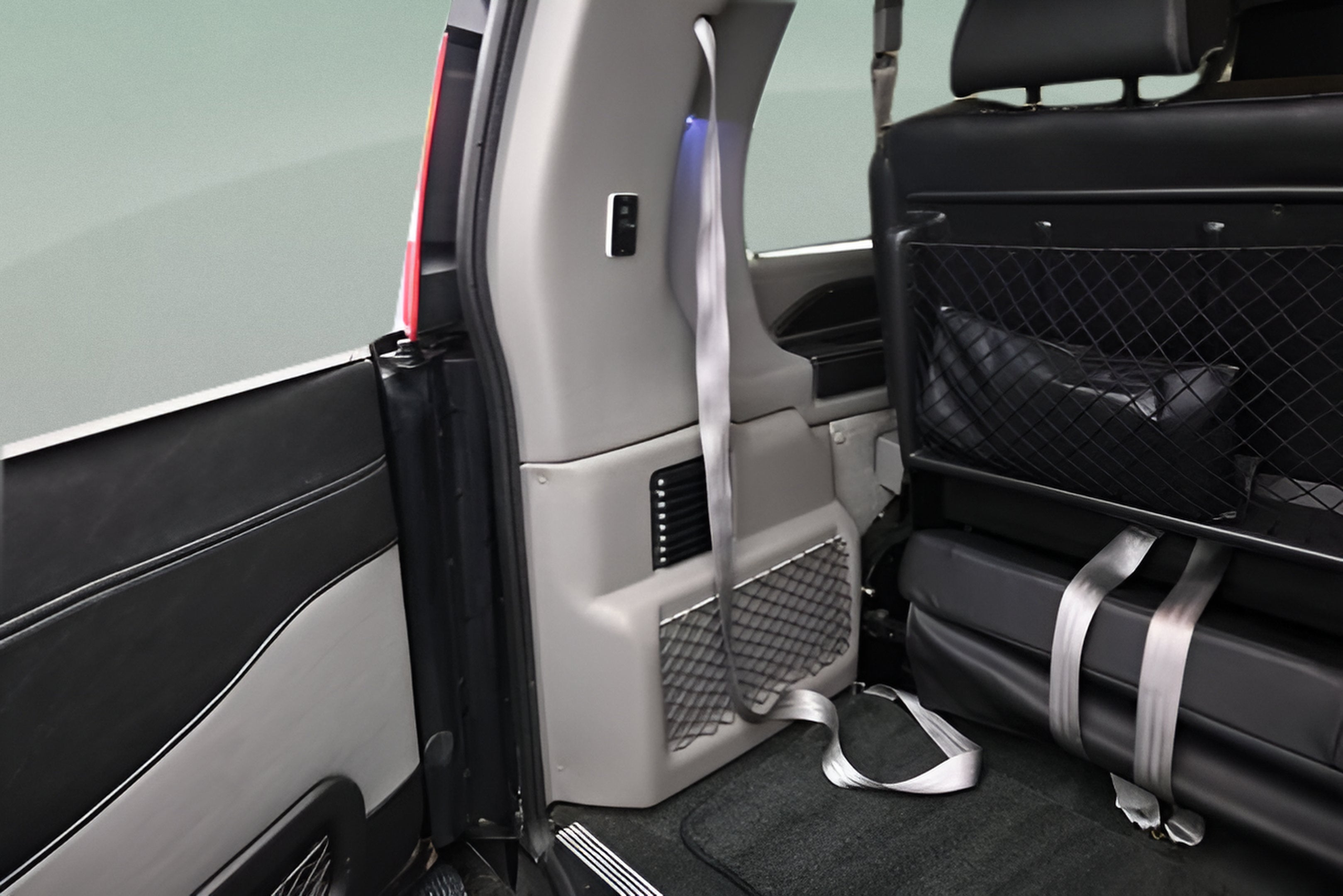2025 Chevrolet Express 2500 Work Van Cargo