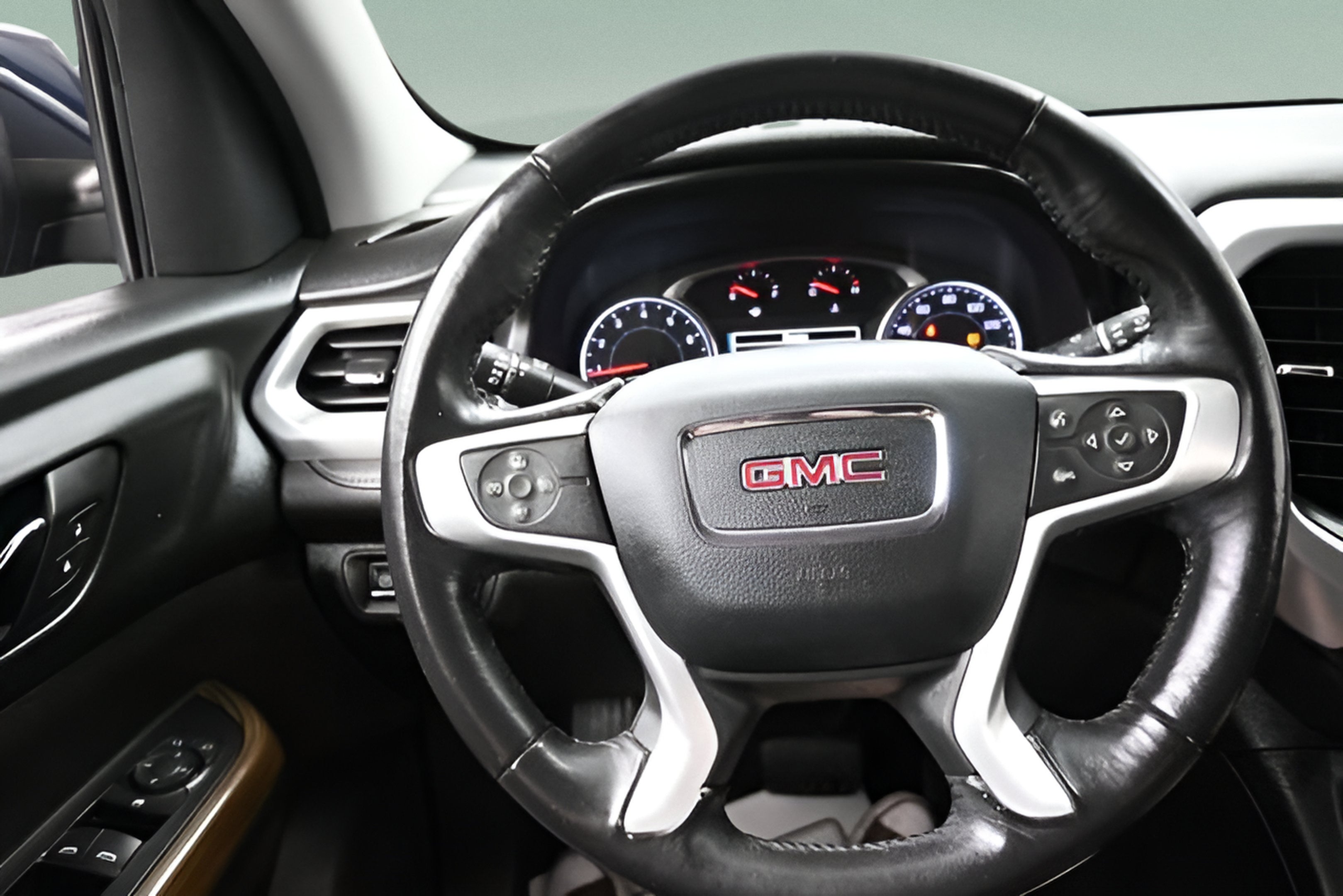 2017 GMC Acadia SLE-2