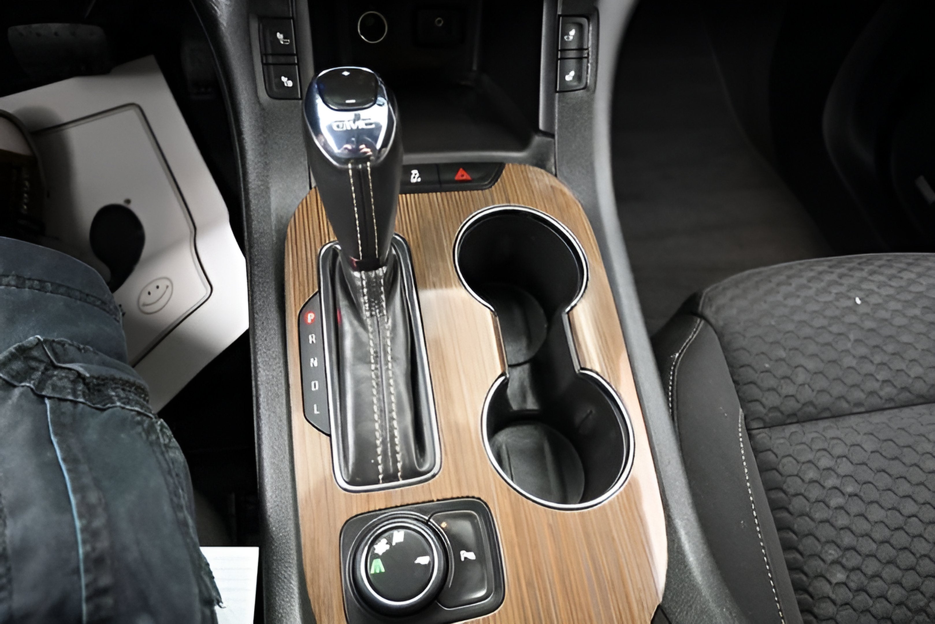 2017 GMC Acadia SLE-2