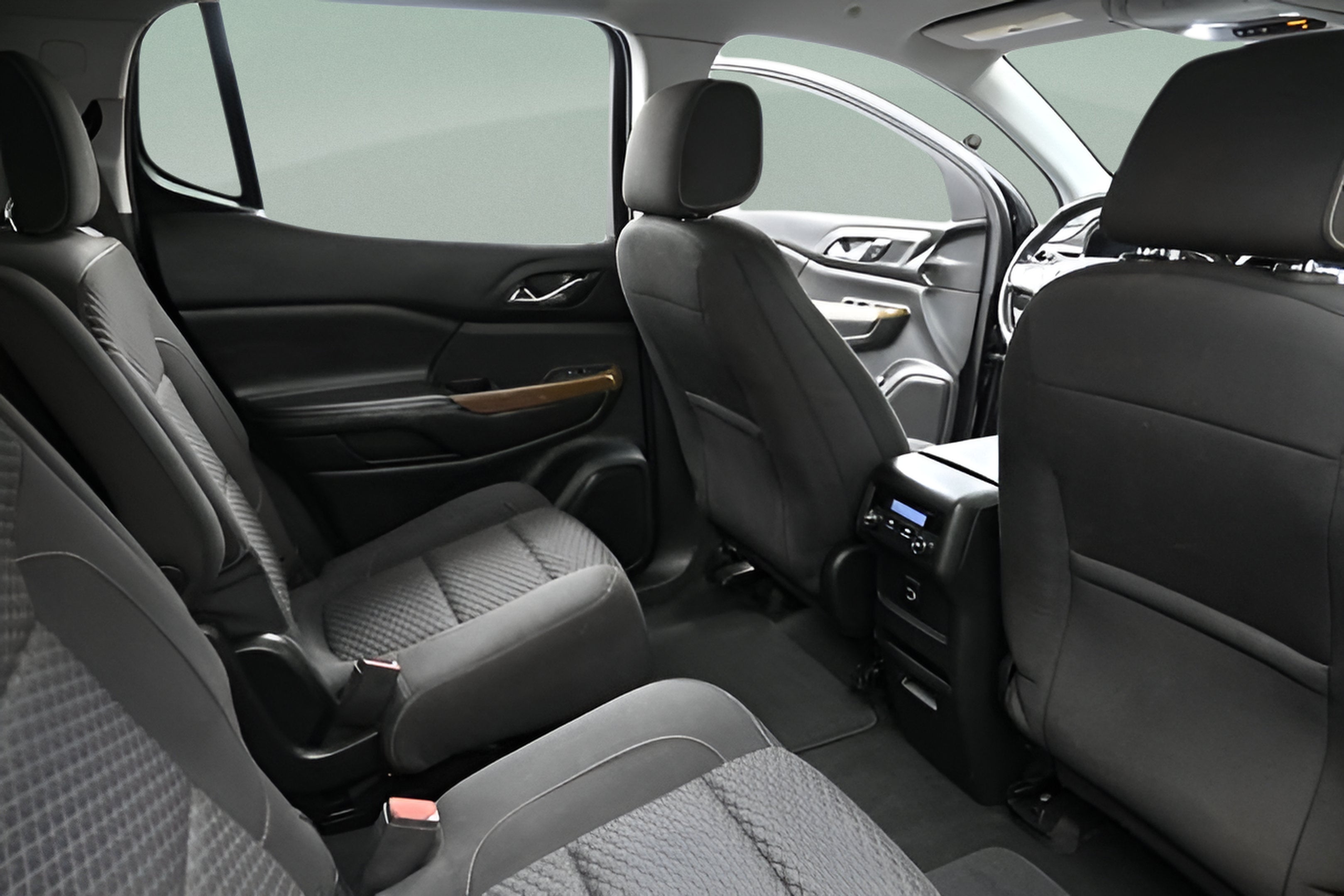 2017 GMC Acadia SLE-2
