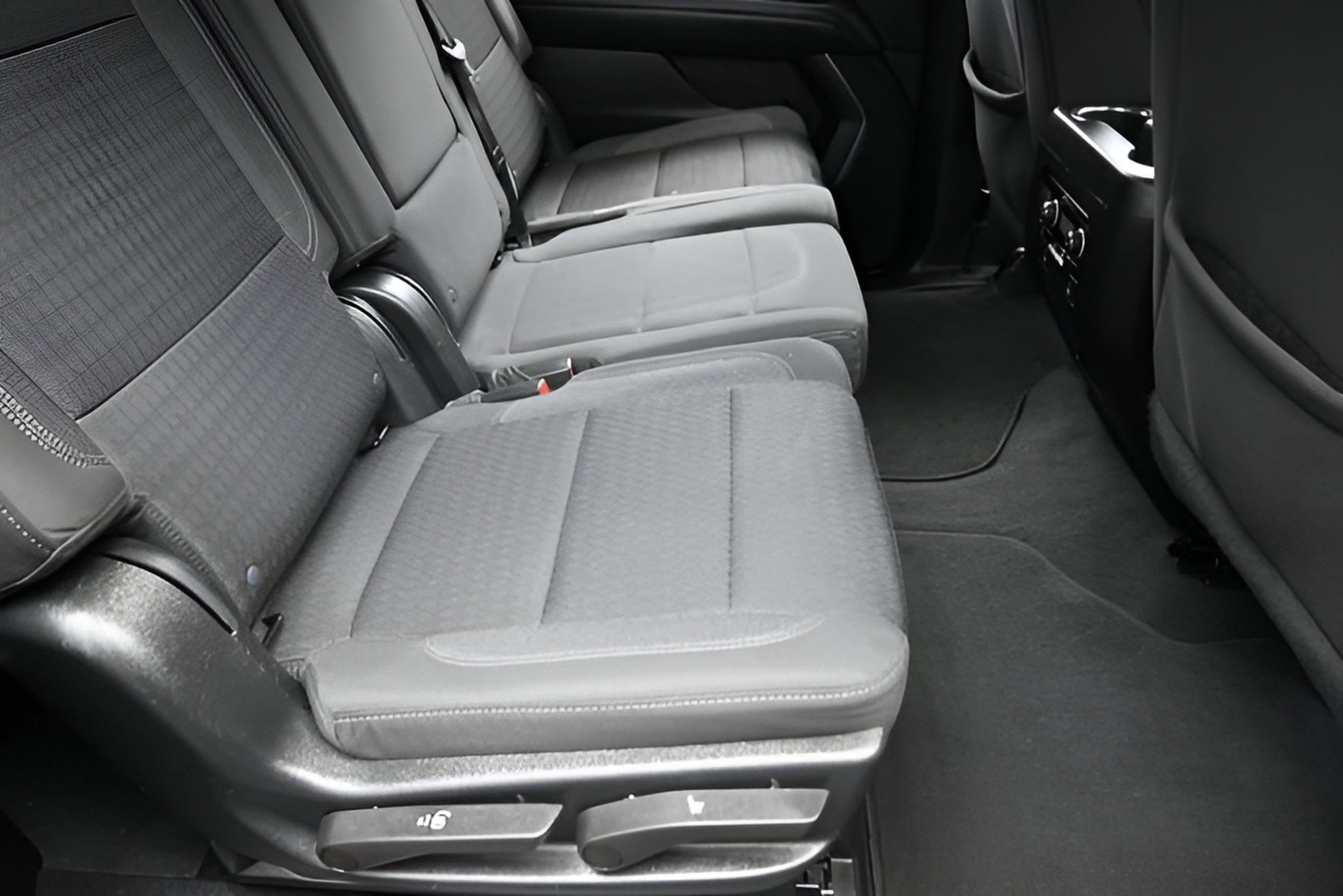 2023 Chevrolet Suburban LS