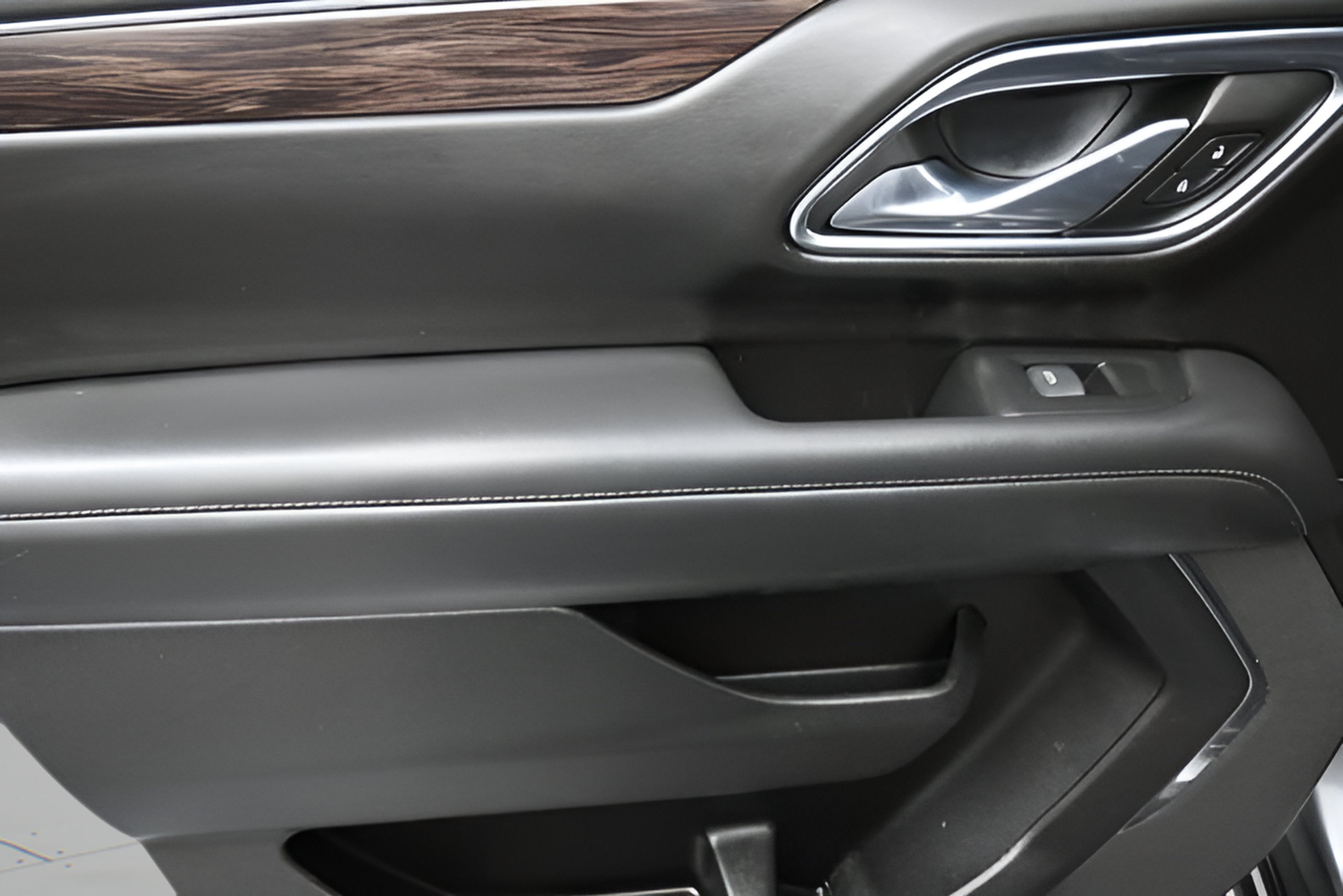 2023 Chevrolet Suburban LS