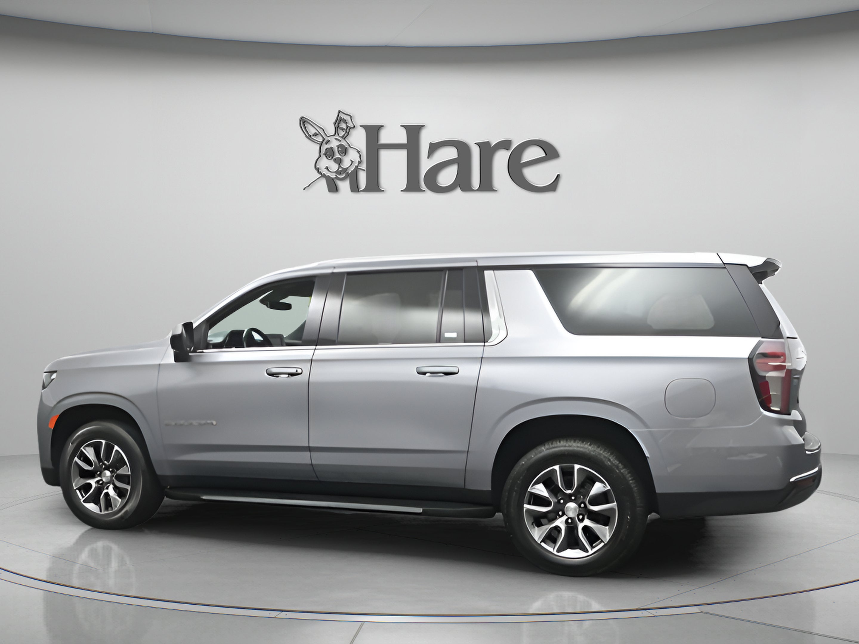 2023 Chevrolet Suburban LS