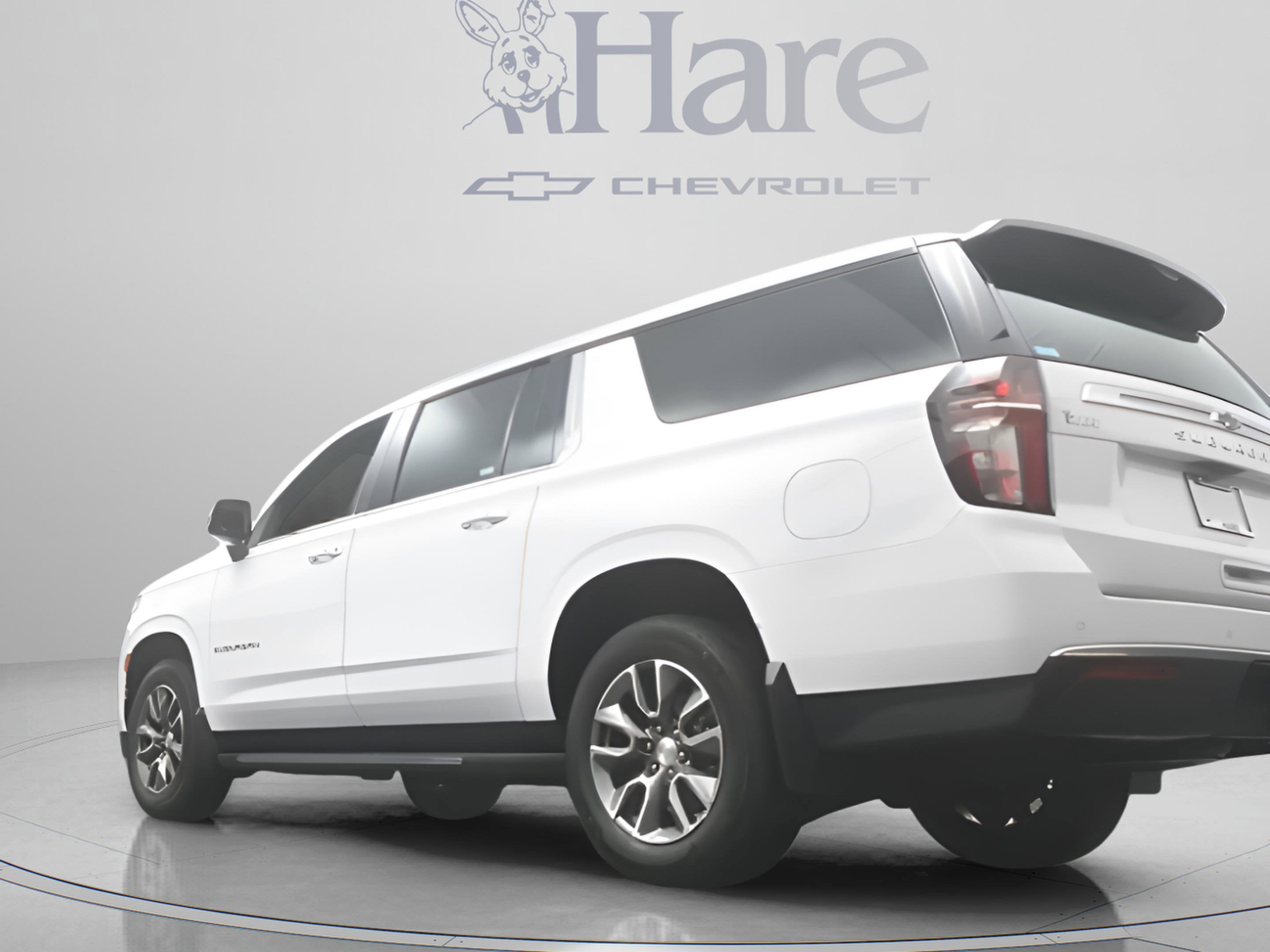 2023 Chevrolet Suburban LT