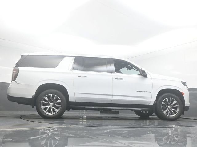 2023 Chevrolet Suburban LT