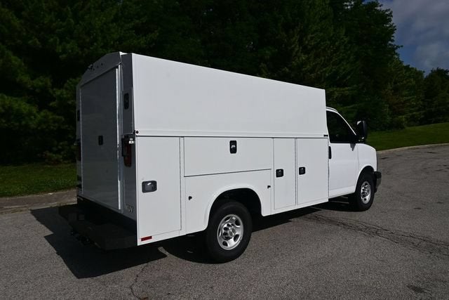 2026 Chevrolet Express 3500 Work Van Cutaway