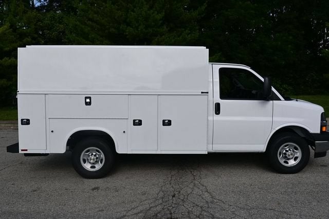 2026 Chevrolet Express 3500 Work Van Cutaway
