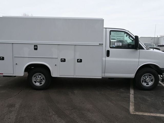 2026 Chevrolet Express 3500 Work Van Cutaway