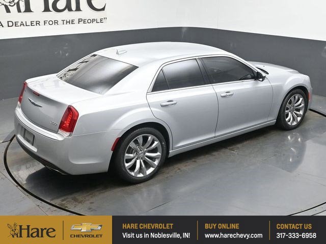 2020 Chrysler 300 Touring