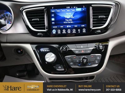 2017 Chrysler Pacifica Touring