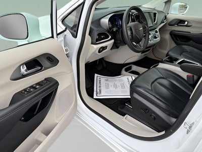 2022 Chrysler Pacifica Hybrid Touring L