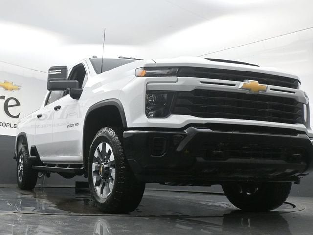 2026 Chevrolet Silverado 2500HD Custom