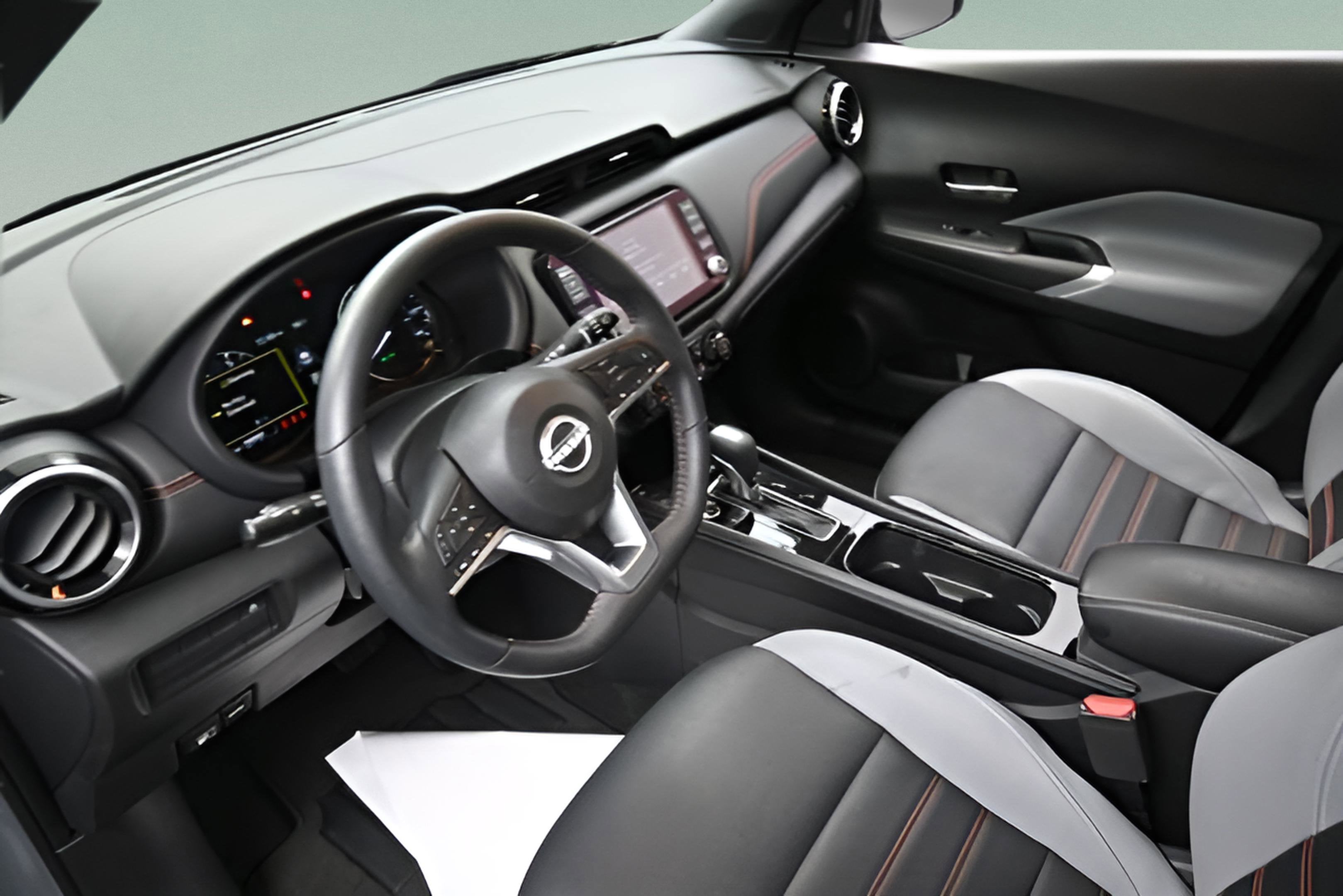 2023 Nissan Kicks SR