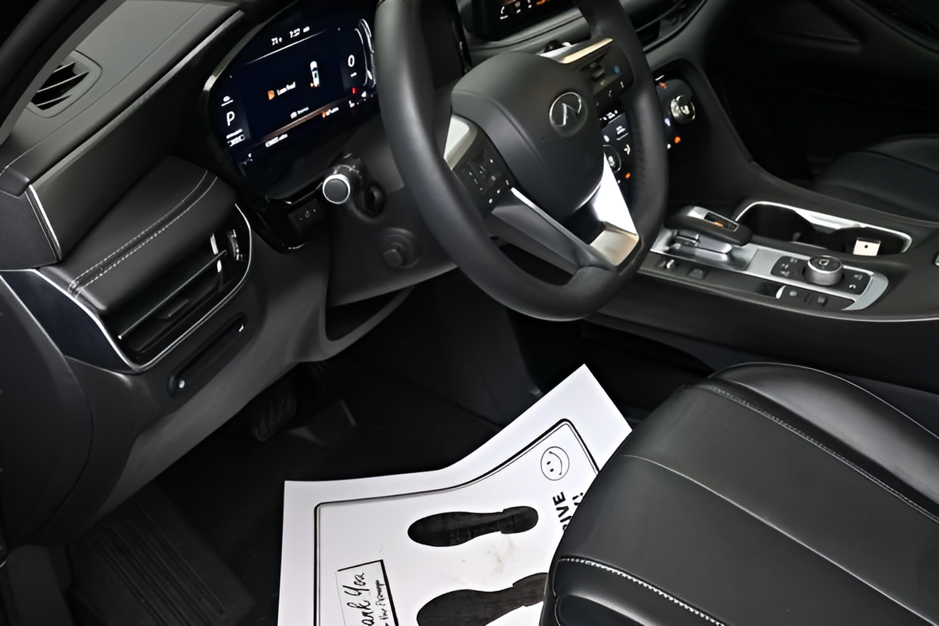 2023 INFINITI QX60 LUXE