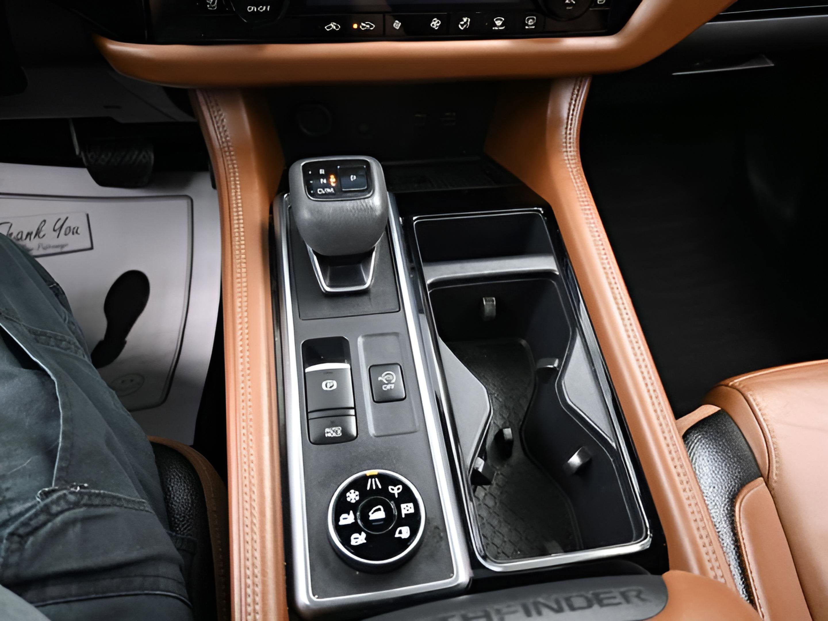 2023 Nissan Pathfinder Platinum