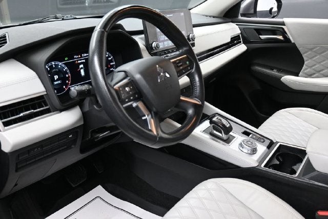 2023 Mitsubishi Outlander SEL