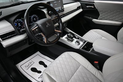 2023 Mitsubishi Outlander SEL