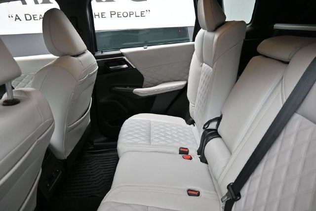 2023 Mitsubishi Outlander SEL