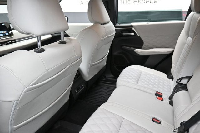 2023 Mitsubishi Outlander SEL
