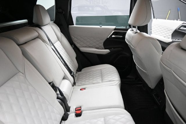 2023 Mitsubishi Outlander SEL