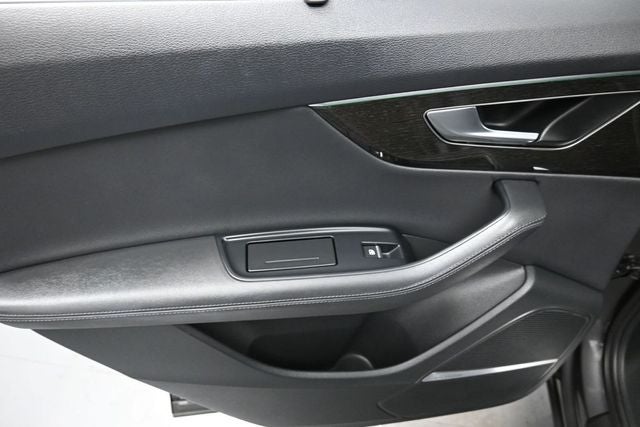 2023 Audi Q7 45 Premium Plus quattro